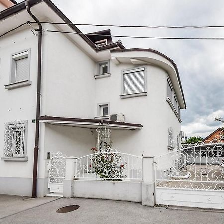 Kavon Apartments Любляна Екстер'єр фото