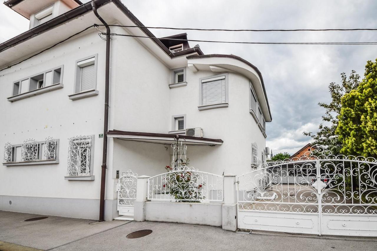 Kavon Apartments Любляна Екстер'єр фото